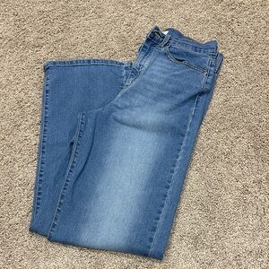 Classic Wide Leg Levi Jeans